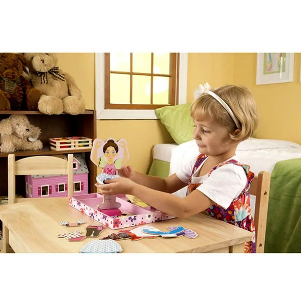 Продукт Melissa and Doug - Нина балерина с магнитни дрехи - 0 - BG Hlapeta